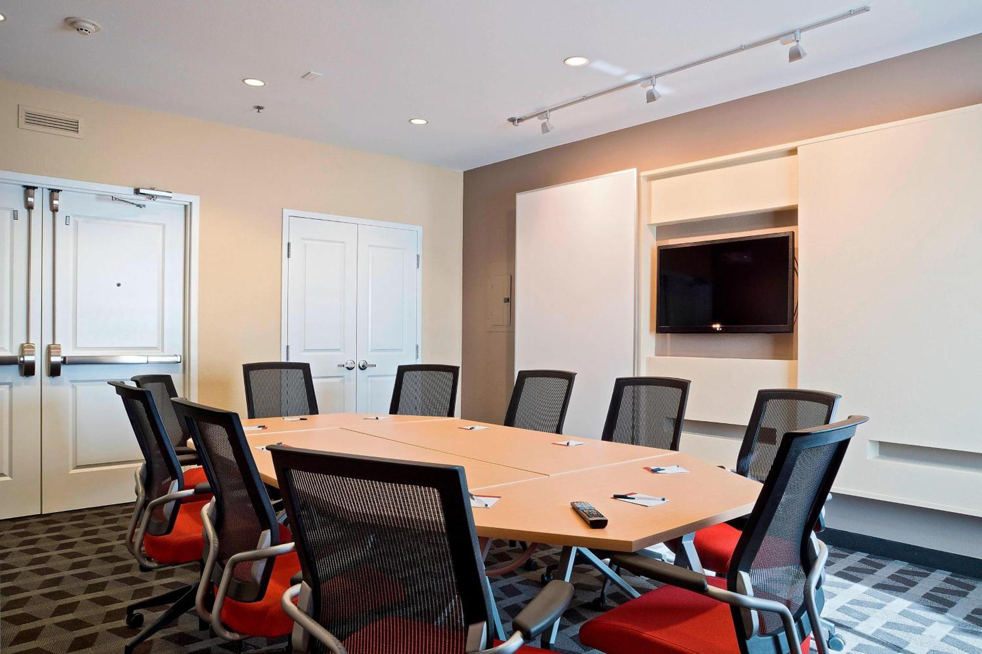 Towneplace Suites By Marriott Dodge City Exteriér fotografie